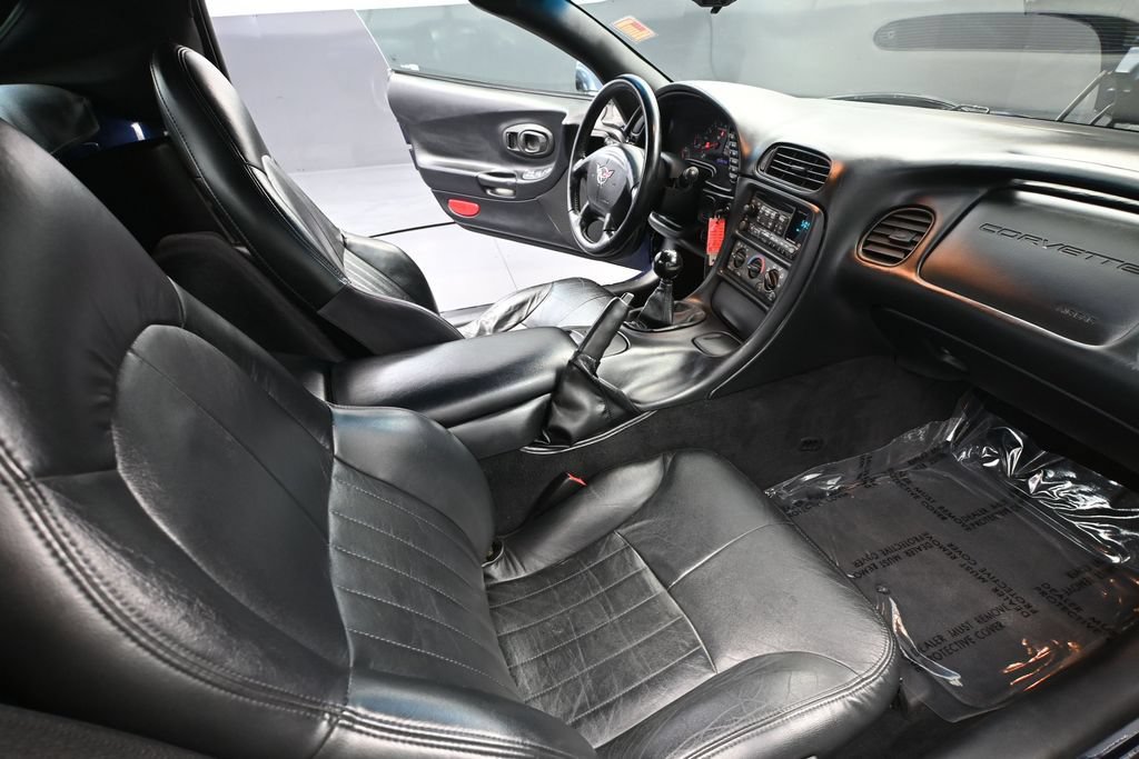 Used 2001 Chevrolet Corvette Convertible RWD image 26