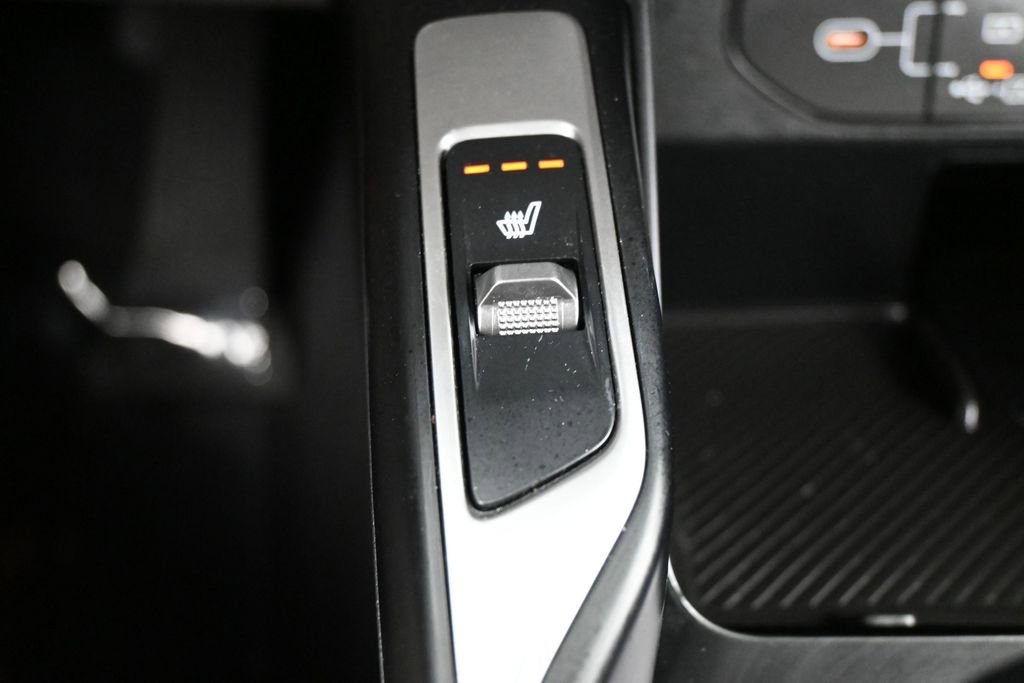Used 2024 Kia Sorento S w/ Panoramic Sunroof Package FWD image 24