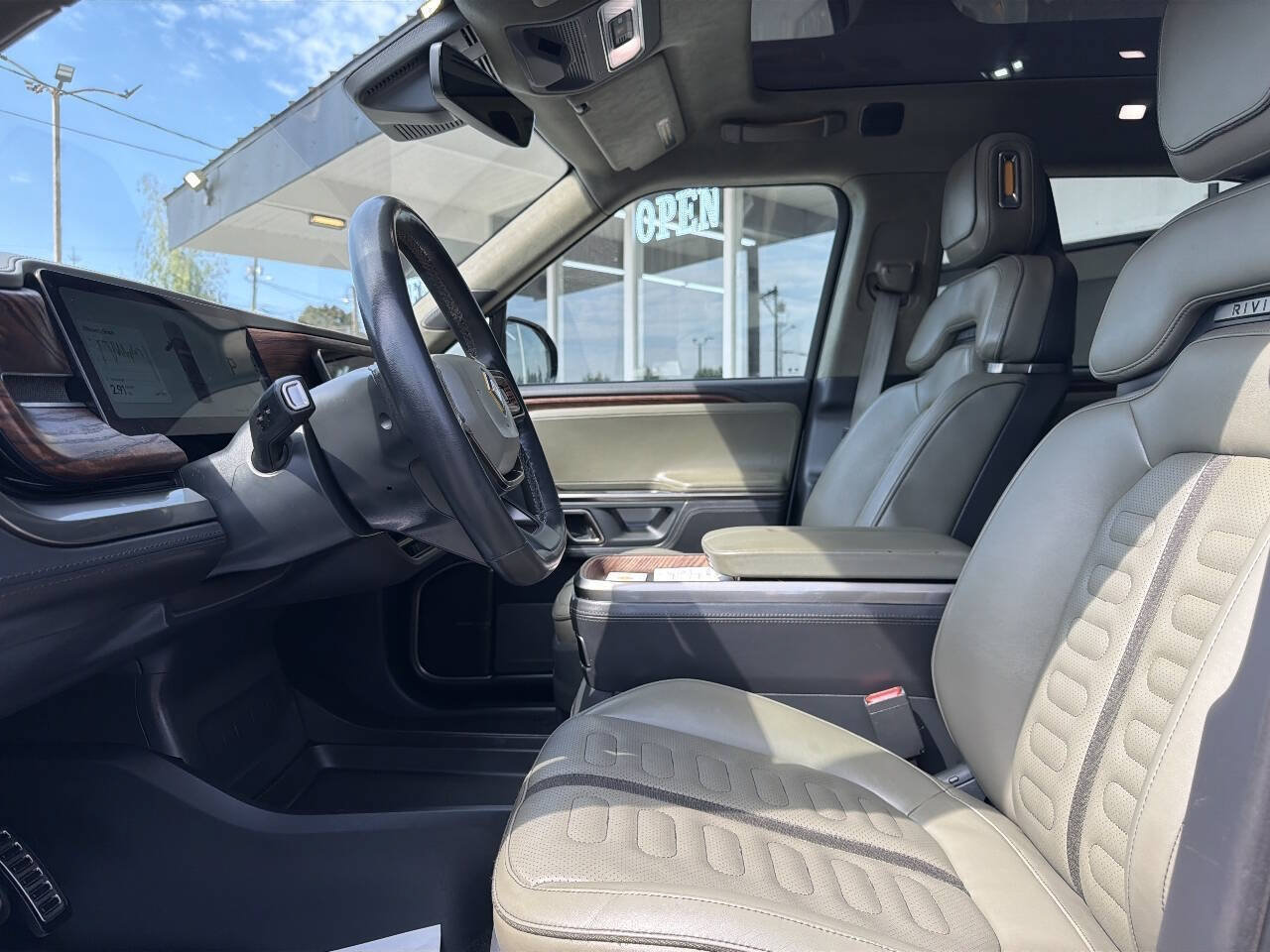 Used 2022 Rivian R1T Adventure AWD/4WD image 25