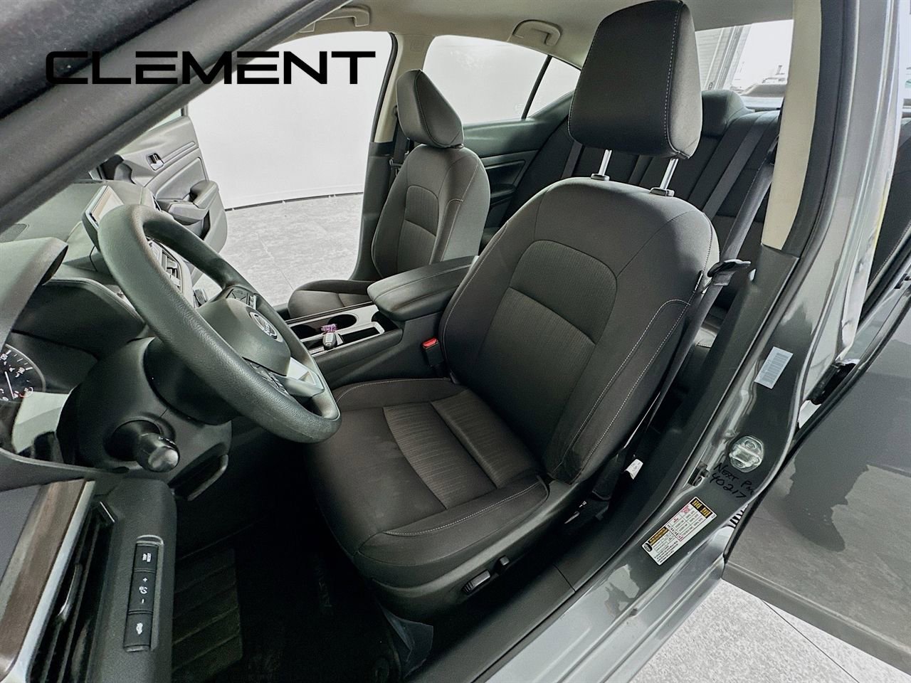 Used 2024 Nissan Altima 2.5 SV image 28