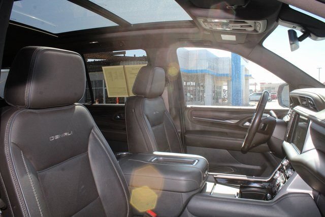 Used 2022 GMC Yukon Denali AWD/4WD image 17