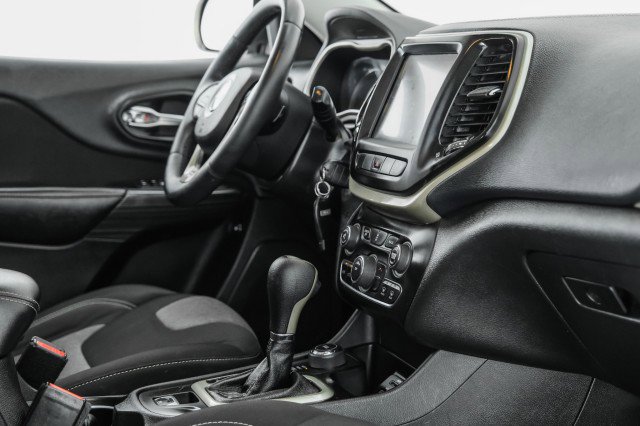 Used 2014 Jeep Cherokee Latitude image 23