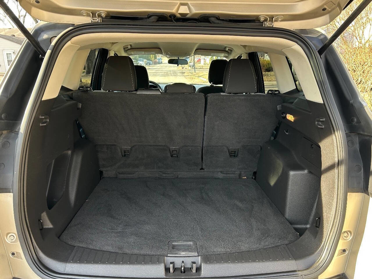 Used 2018 Ford Escape SE image 18