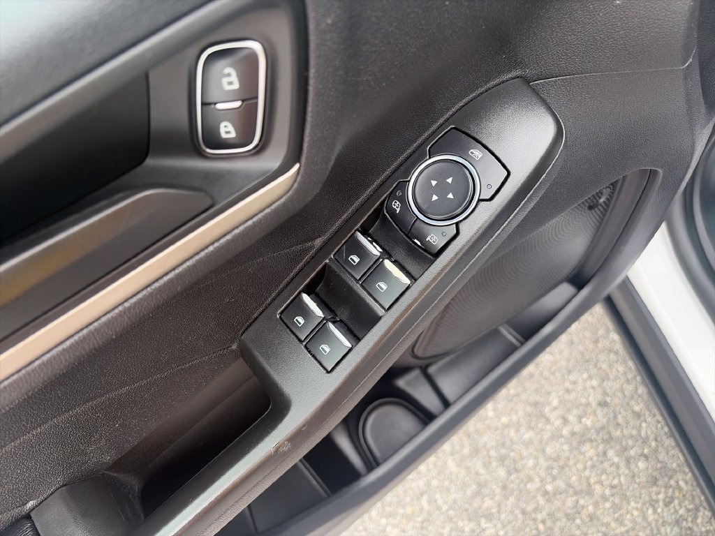 Used 2022 Ford Escape SE AWD/4WD image 12