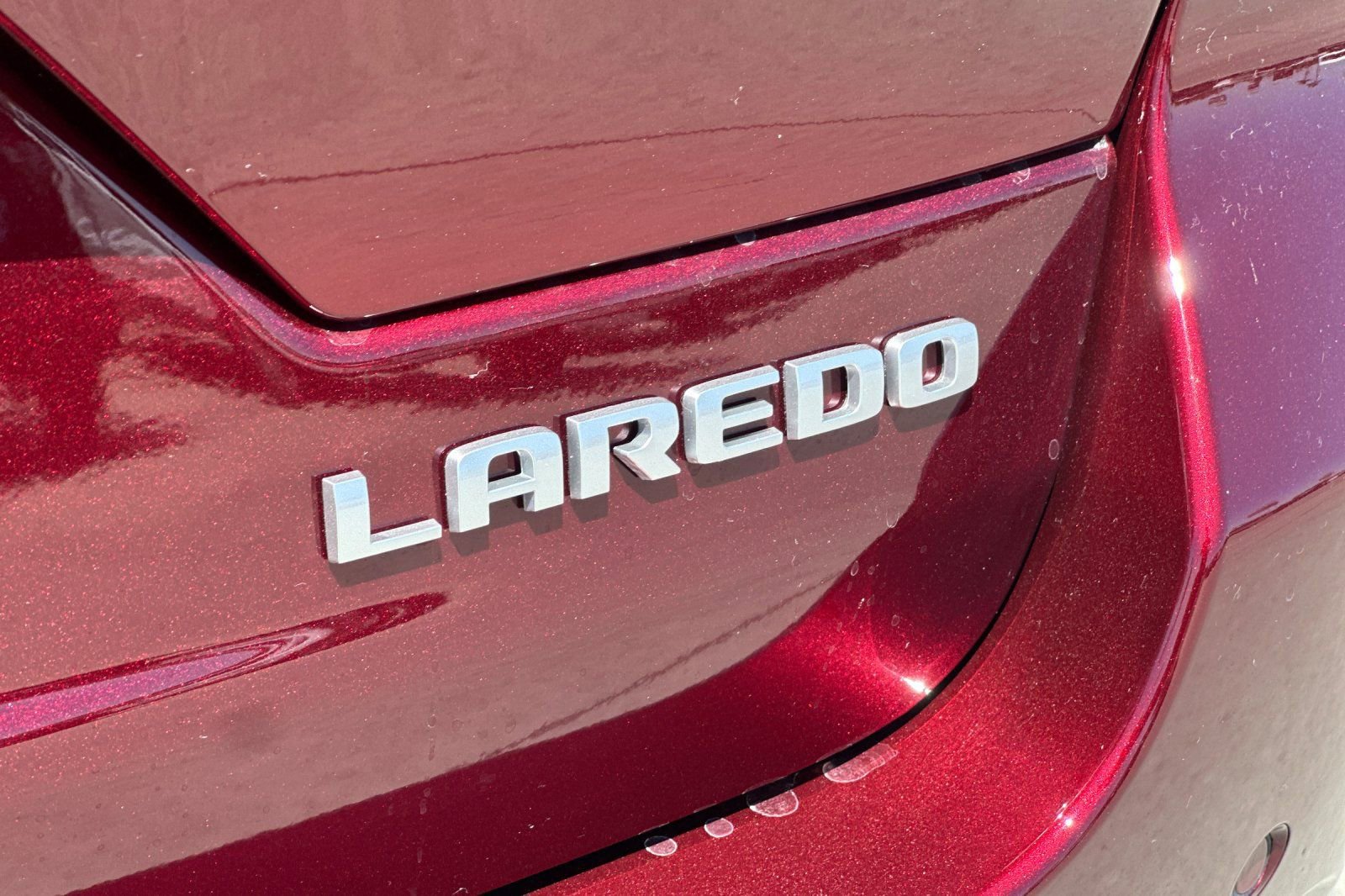New 2025 Jeep Grand Cherokee Laredo w/ Luxury Tech Group I RWD image 27