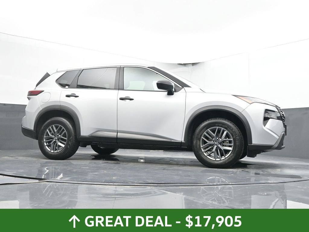 Used 2024 Nissan Rogue S FWD image 36