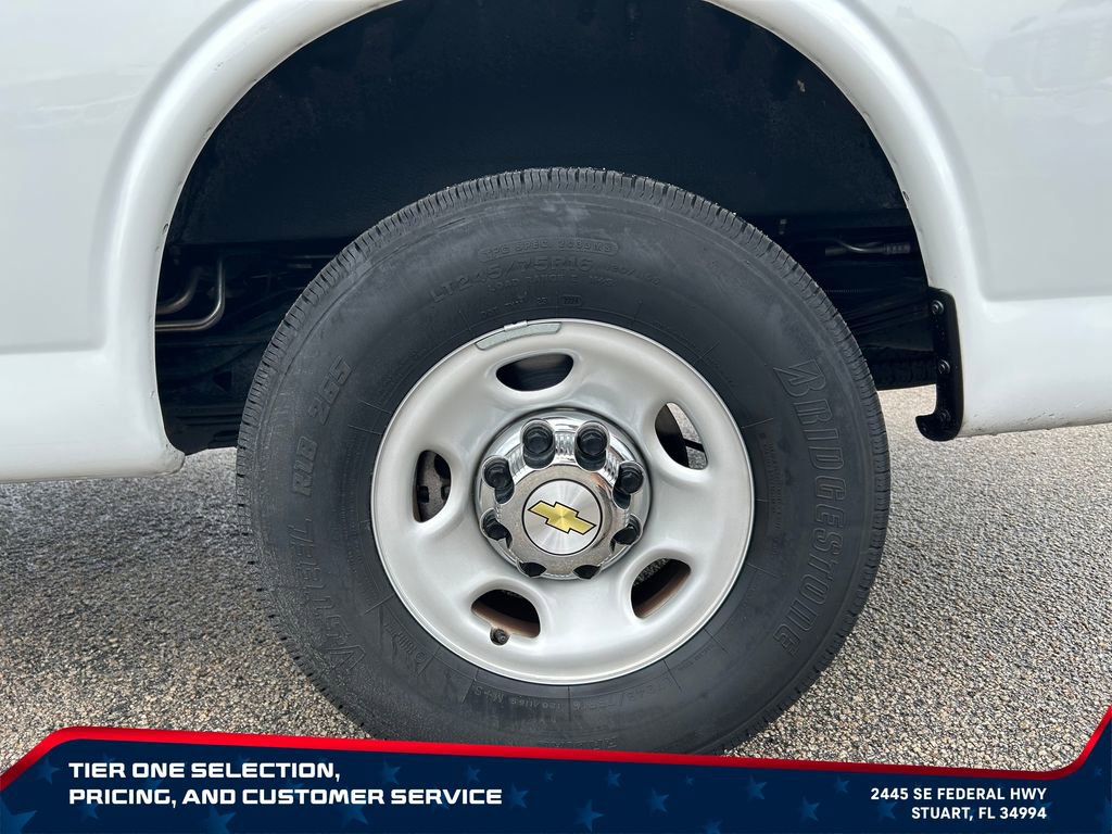 Used 2024 Chevrolet Express 3500 LT w/ LT Preferred Equipment Group RWD image 9