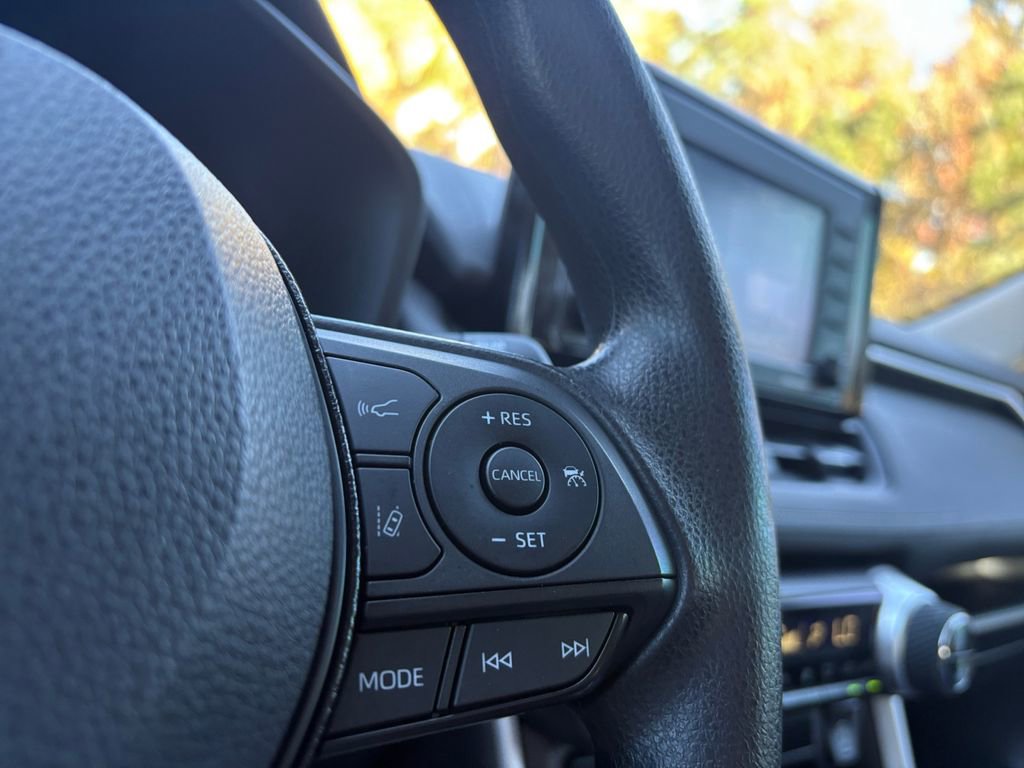 Used 2021 Toyota RAV4 XLE image 15