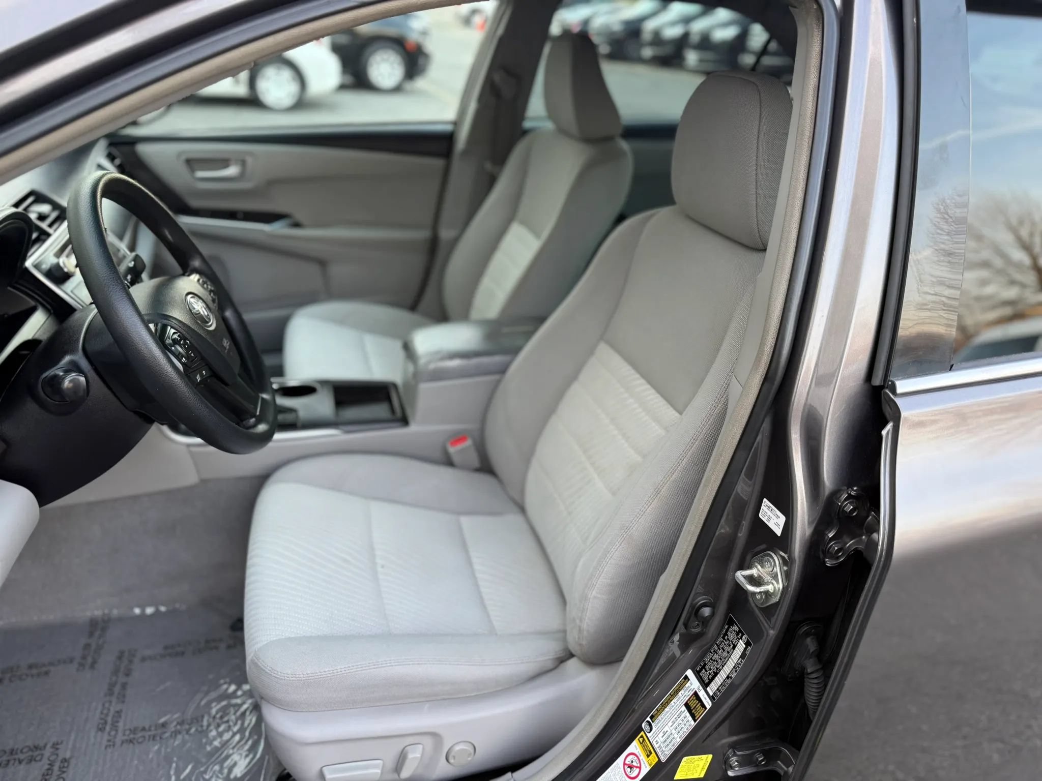 Used 2017 Toyota Camry LE FWD image 10