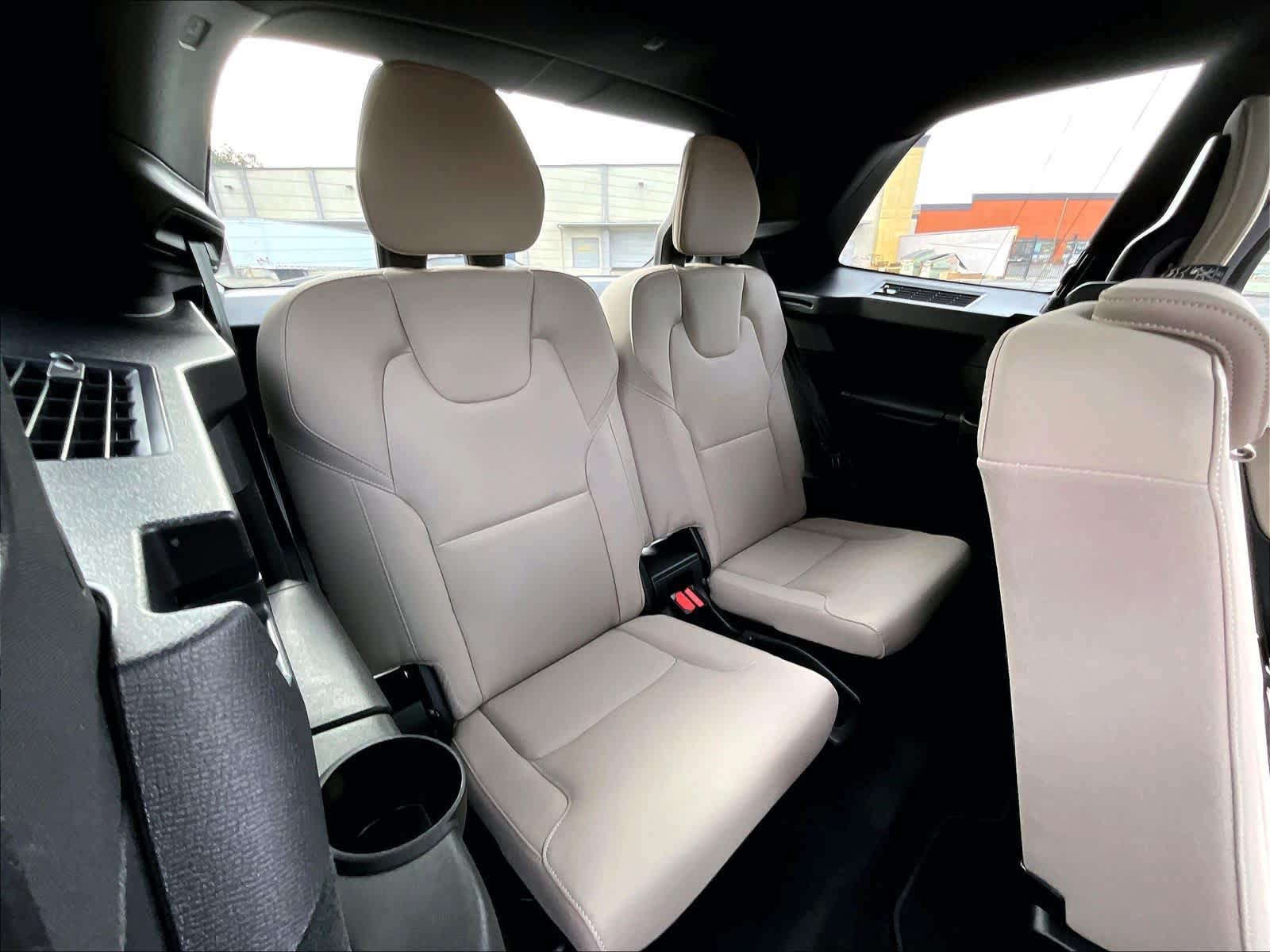 Used 2025 Volvo XC90 B5 Core w/ Protection Package Premier AWD/4WD image 30