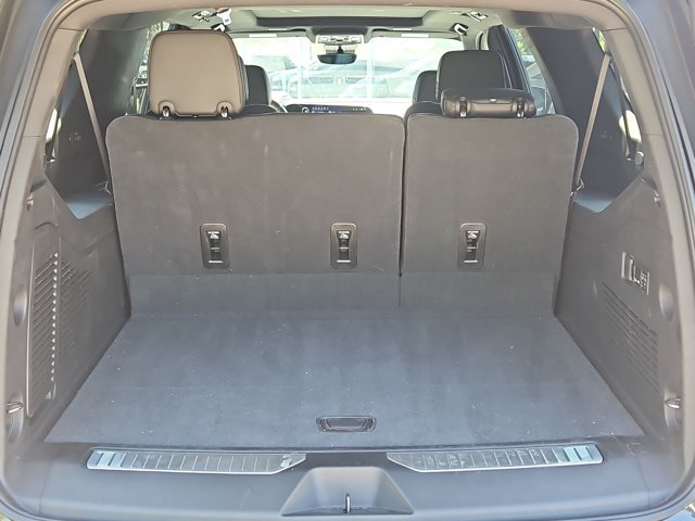 Used 2026 Chevrolet Suburban High Country AWD/4WD image 6