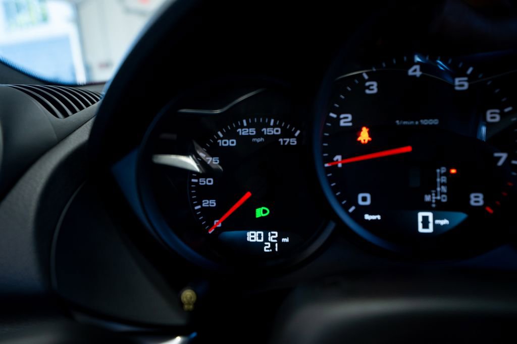 Used 2019 Porsche 718 Cayman RWD image 32