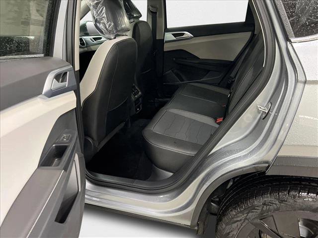 New 2025 Volkswagen Taos SE image 15