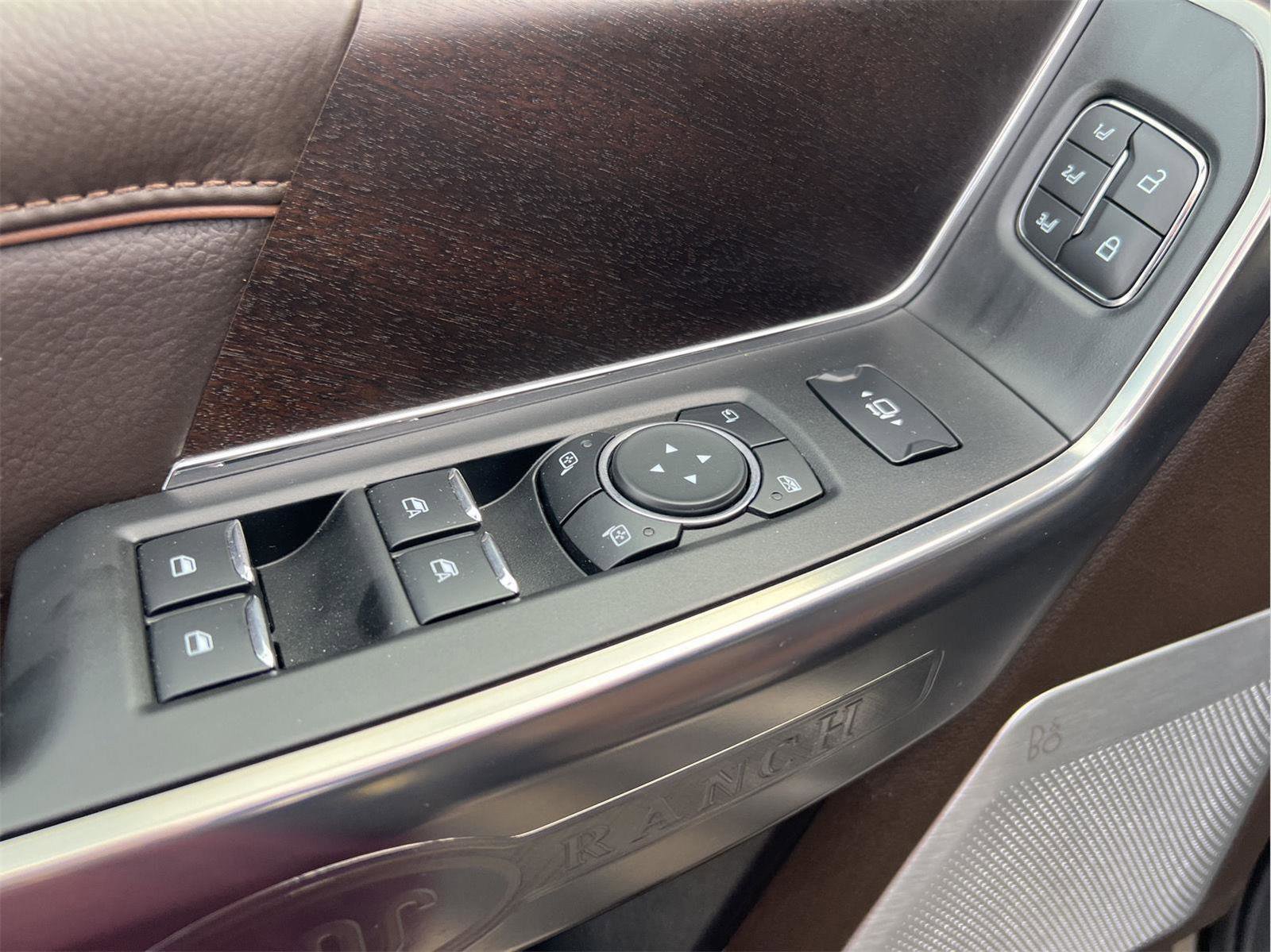 Used 2024 Ford F350 King Ranch w/ Chrome Package image 11