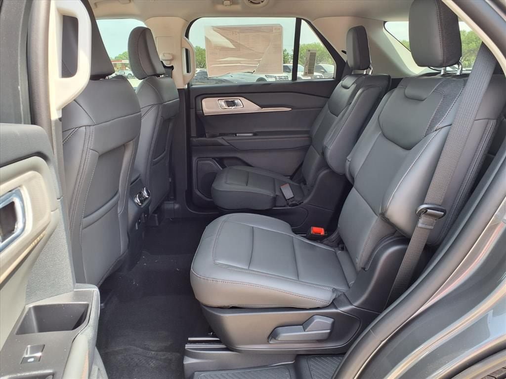 New 2026 Ford Explorer Active w/ Active Comfort Package RWD image 18