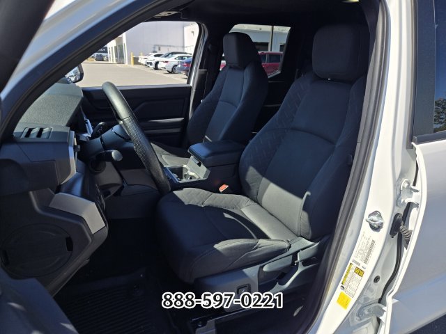 Used 2025 Toyota Tacoma SR5 AWD/4WD image 9
