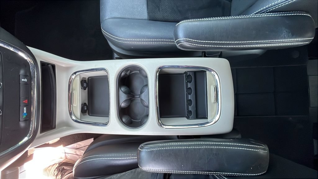 Used 2018 Dodge Grand Caravan SXT FWD image 13