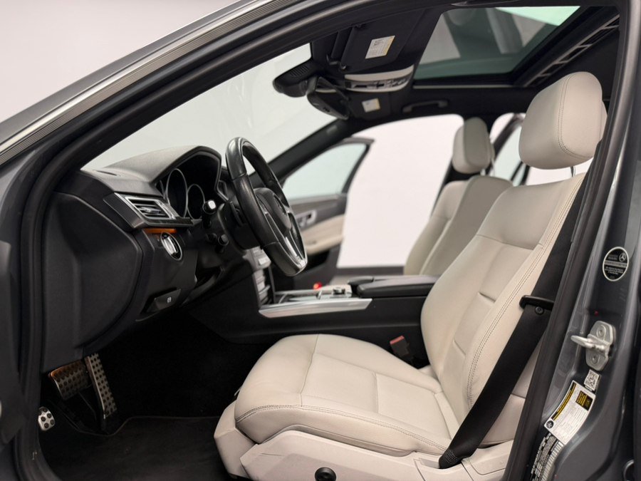 Used 2016 Mercedes-Benz E 350 4MATIC Sedan w/ Premium Package image 32