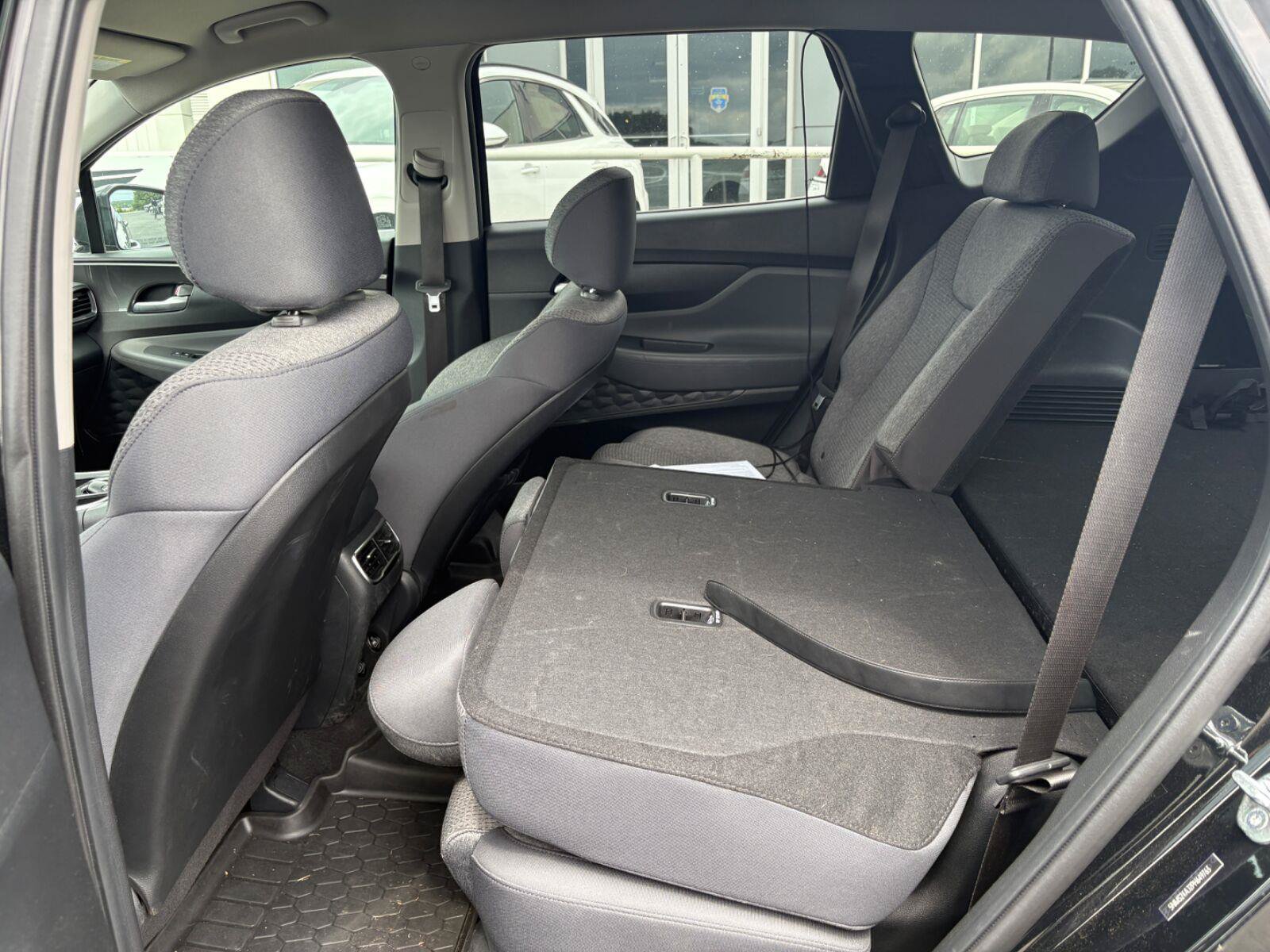 Used 2023 Hyundai Santa Fe SEL FWD image 17