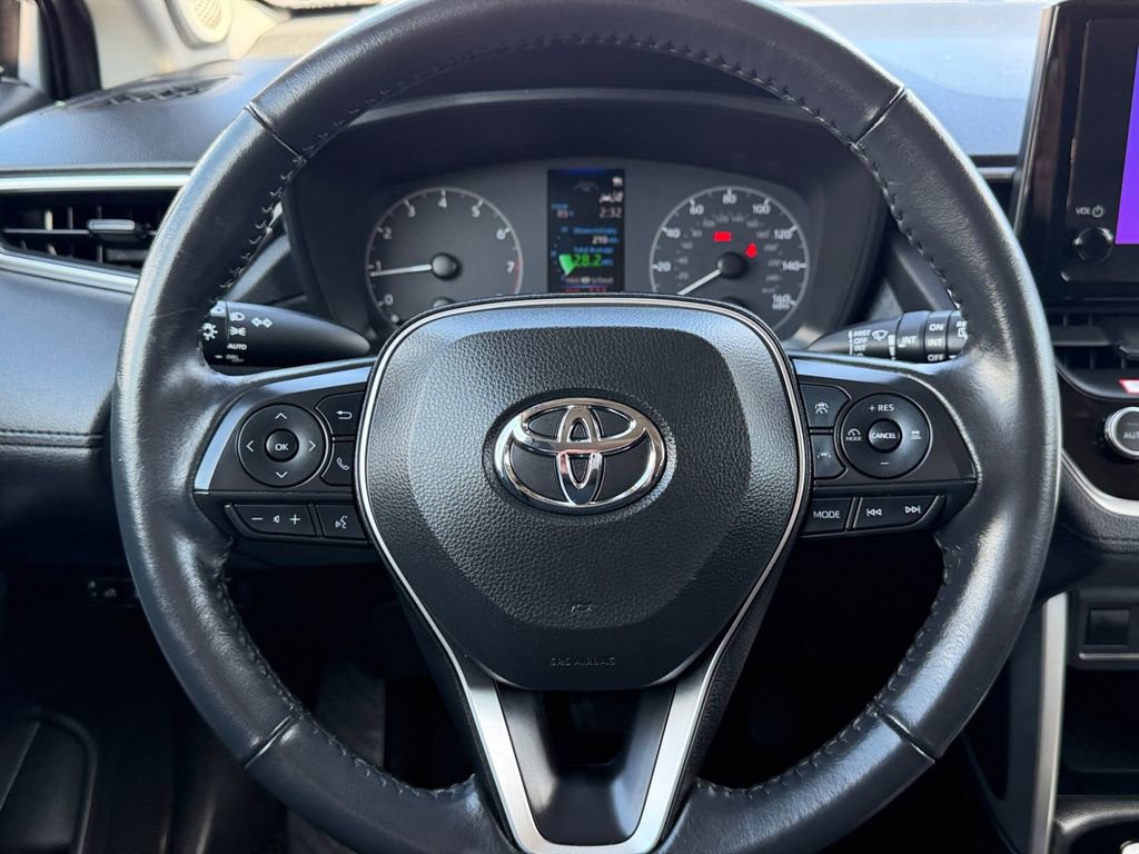 Used 2023 Toyota Corolla Cross LE w/ Moonroof Package image 15