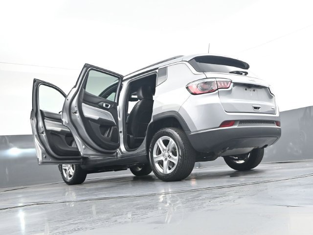 Used 2023 Jeep Compass Latitude w/ Sun and Sound Group AWD/4WD image 45