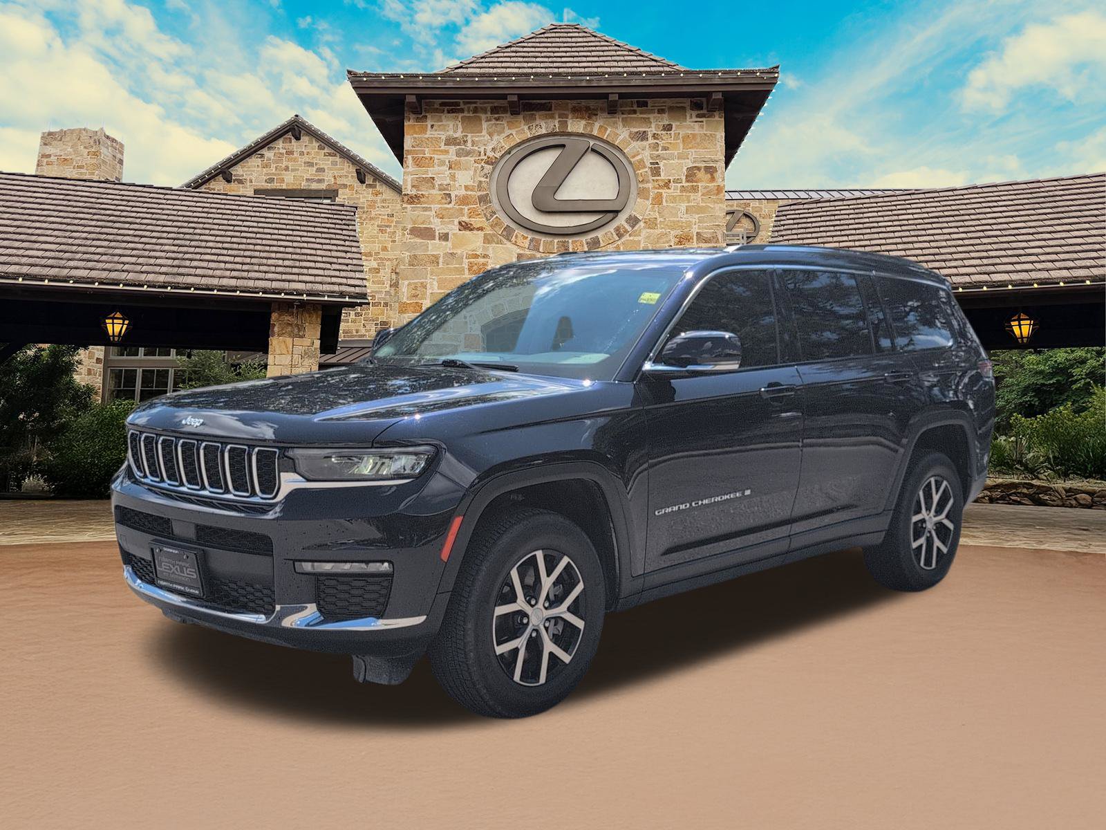 Used 2023 Jeep Grand Cherokee L Limited RWD image 4