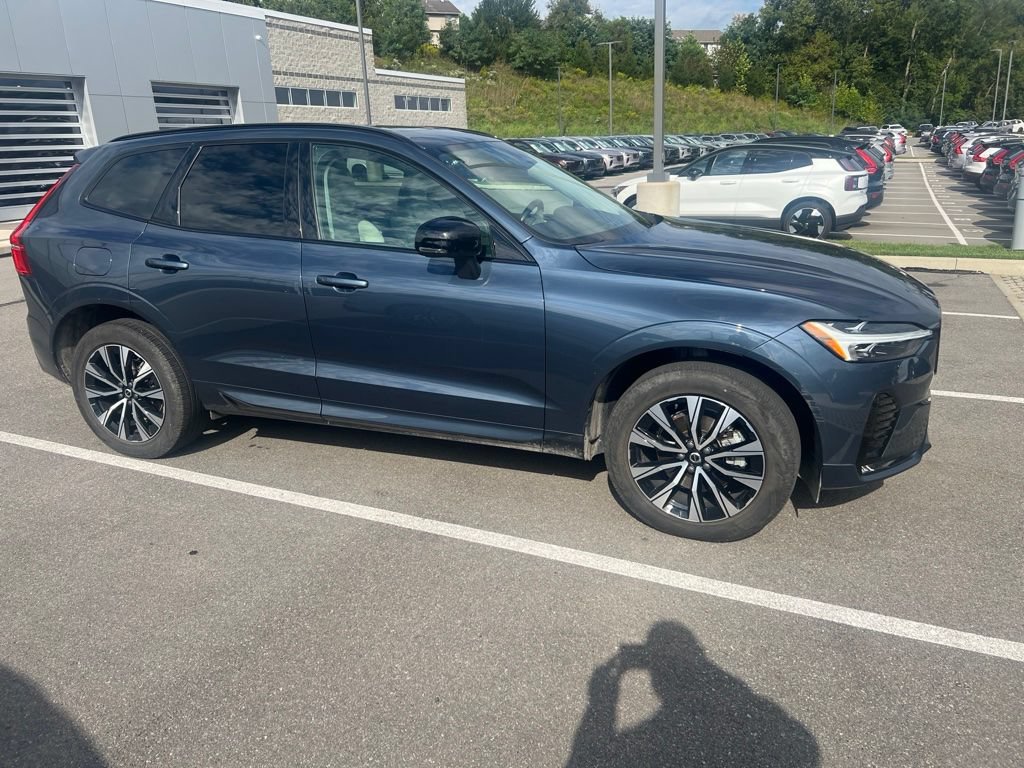 Used 2024 Volvo XC60 B5 Core w/ Climate Package AWD/4WD image 8