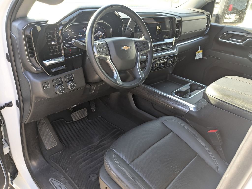 Used 2024 Chevrolet Silverado 2500 LTZ w/ LTZ Plus Package AWD/4WD image 18