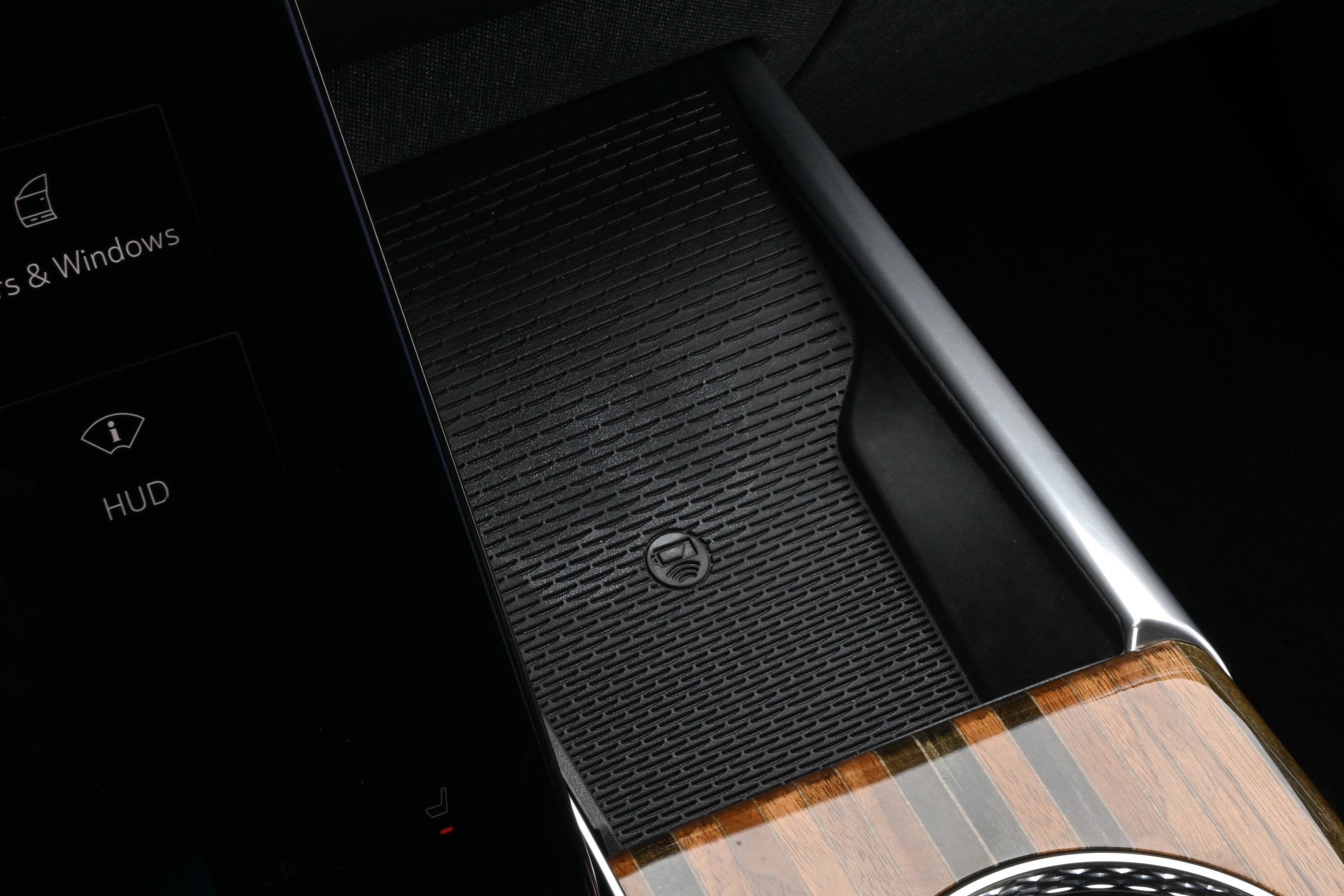 Used 2025 Cadillac Escalade ESV Premium Luxury Platinum AWD/4WD image 38