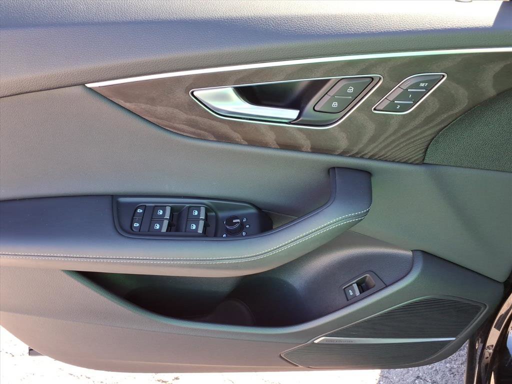 Used 2023 Audi Q8 Premium Plus w/ Premium Plus Package image 16