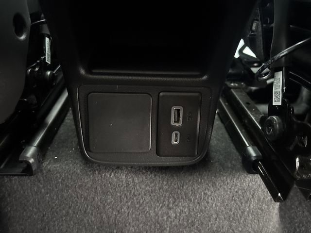 Used 2025 Buick Encore GX Sport Touring image 35