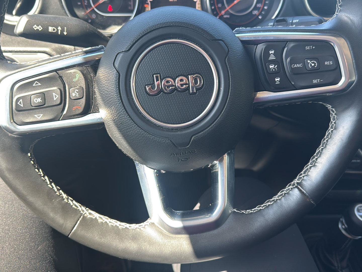 Used 2020 Jeep Wrangler Unlimited Sahara AWD/4WD image 12