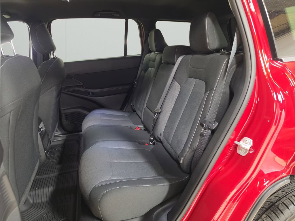 New 2026 Jeep Cherokee Laredo image 16