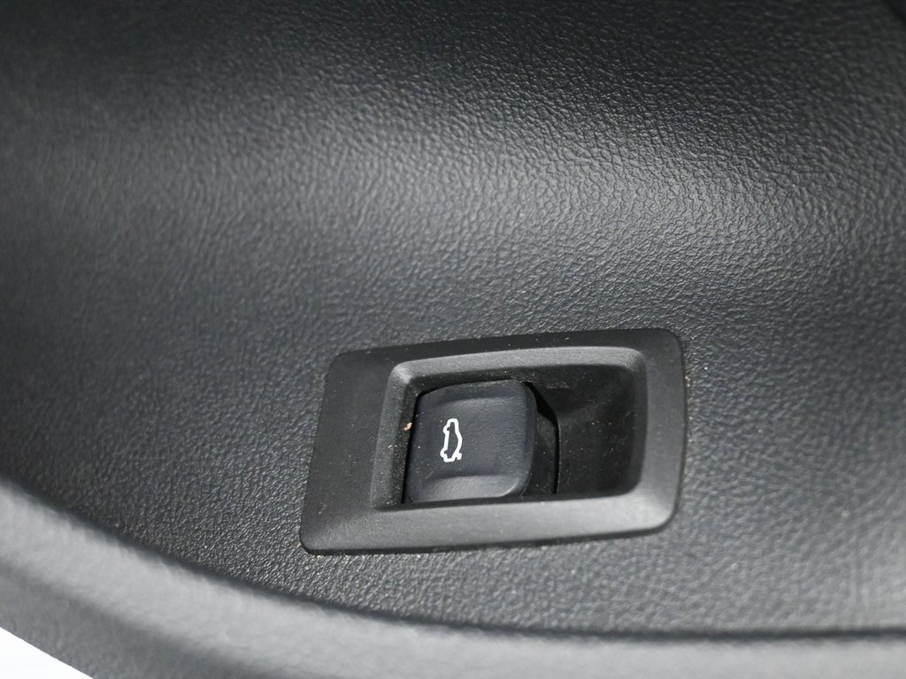 Used 2022 BMW i4 eDrive40 w/ Premium Package image 23