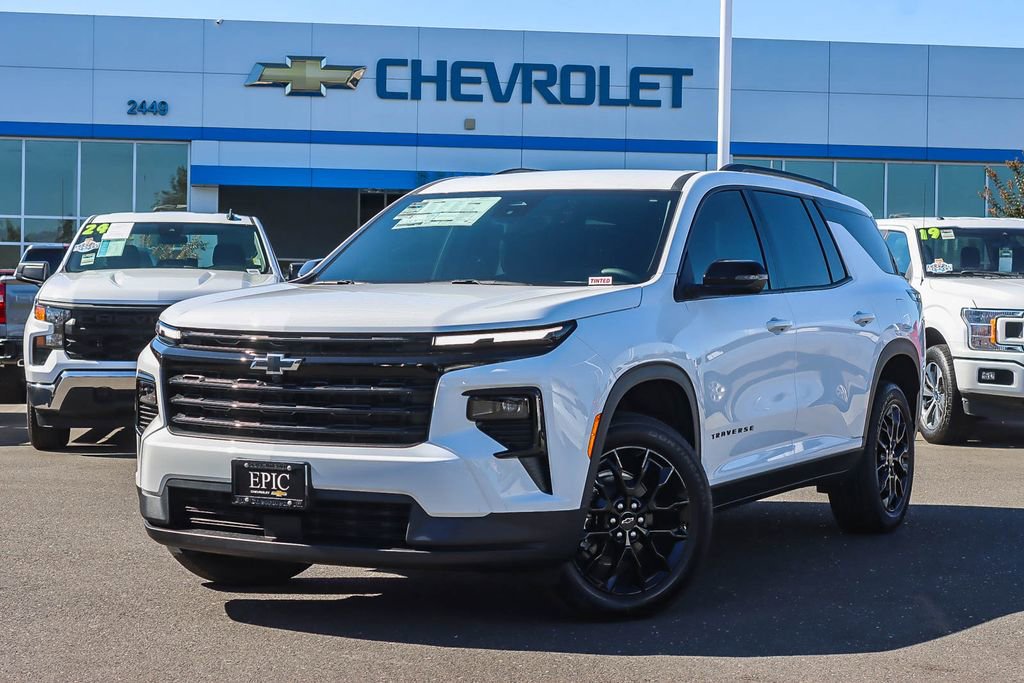 New 2026 Chevrolet Traverse LT w/ Midnight/Sport Edition