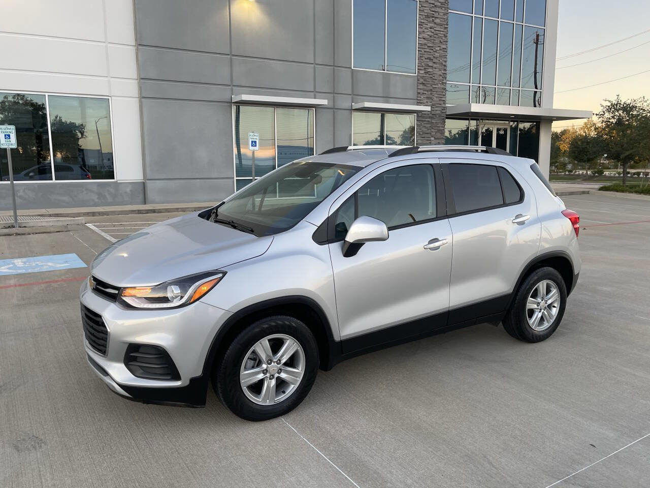 Used 2022 Chevrolet Trax LT w/ LT Convenience Package