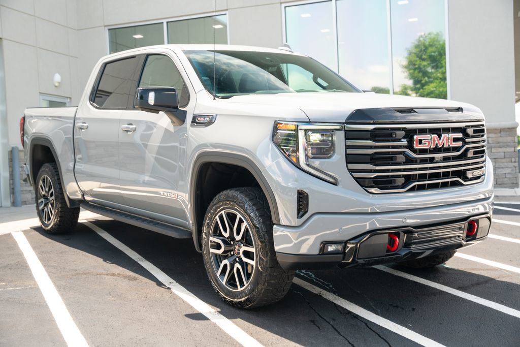 Used 2025 GMC Sierra 1500 AT4 w/ AT4 Premium Package AWD/4WD image 7