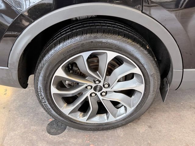 Used 2023 Lincoln Nautilus Reserve image 27