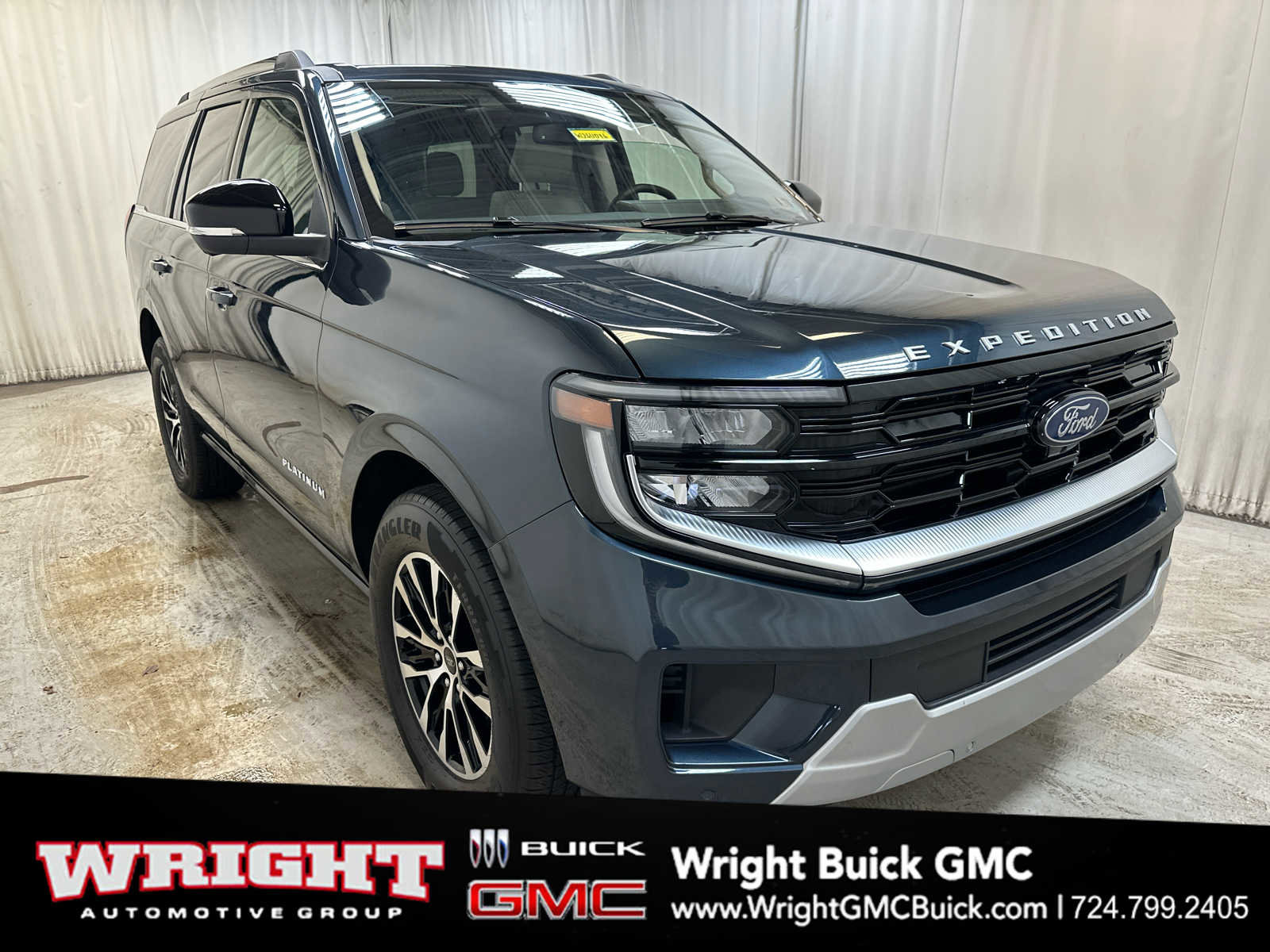 Used 2025 Ford Expedition Platinum image 1