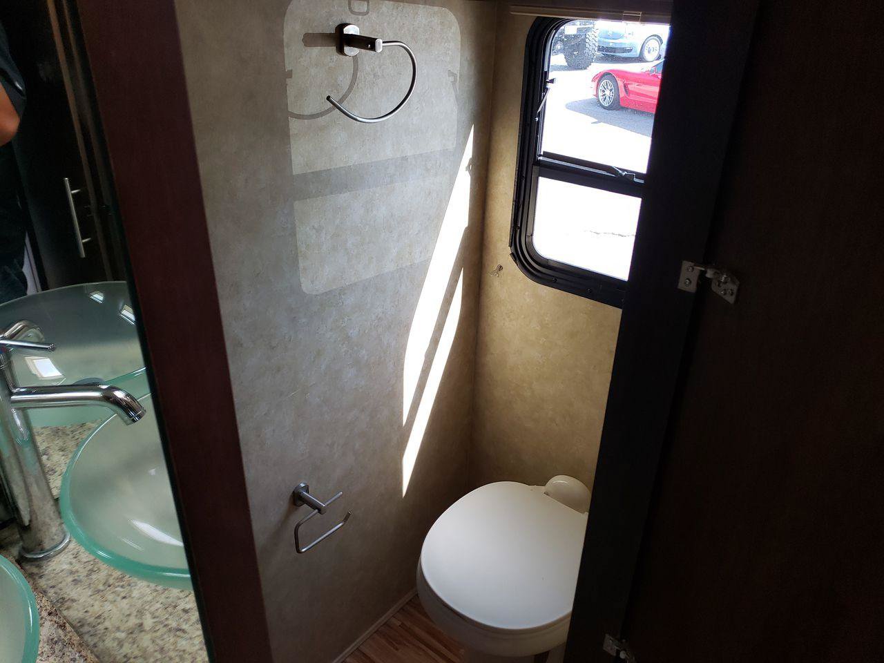 Used 2008 Freightliner Sprinter 3500 RWD image 33