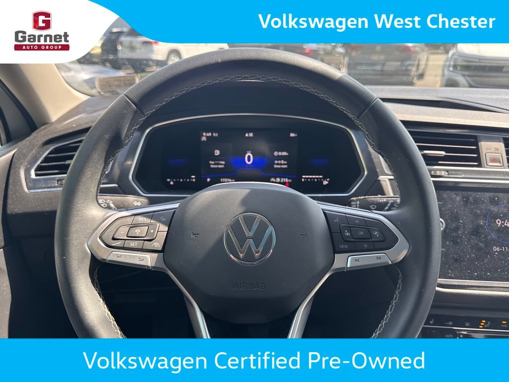 Certified 2023 Volkswagen Tiguan SE w/ Panoramic Sunroof Package AWD/4WD image 16