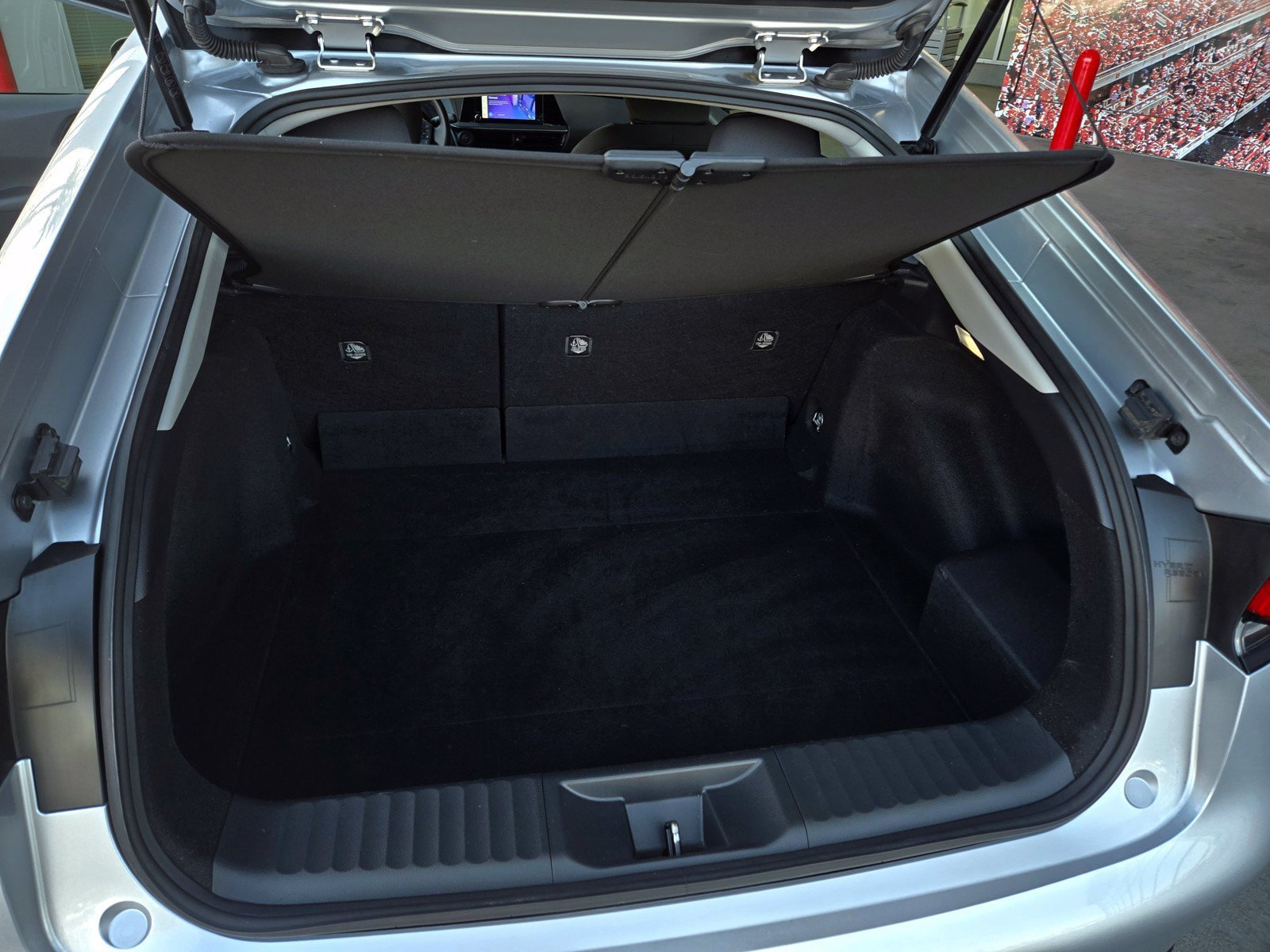 Certified 2025 Toyota Prius LE FWD image 22