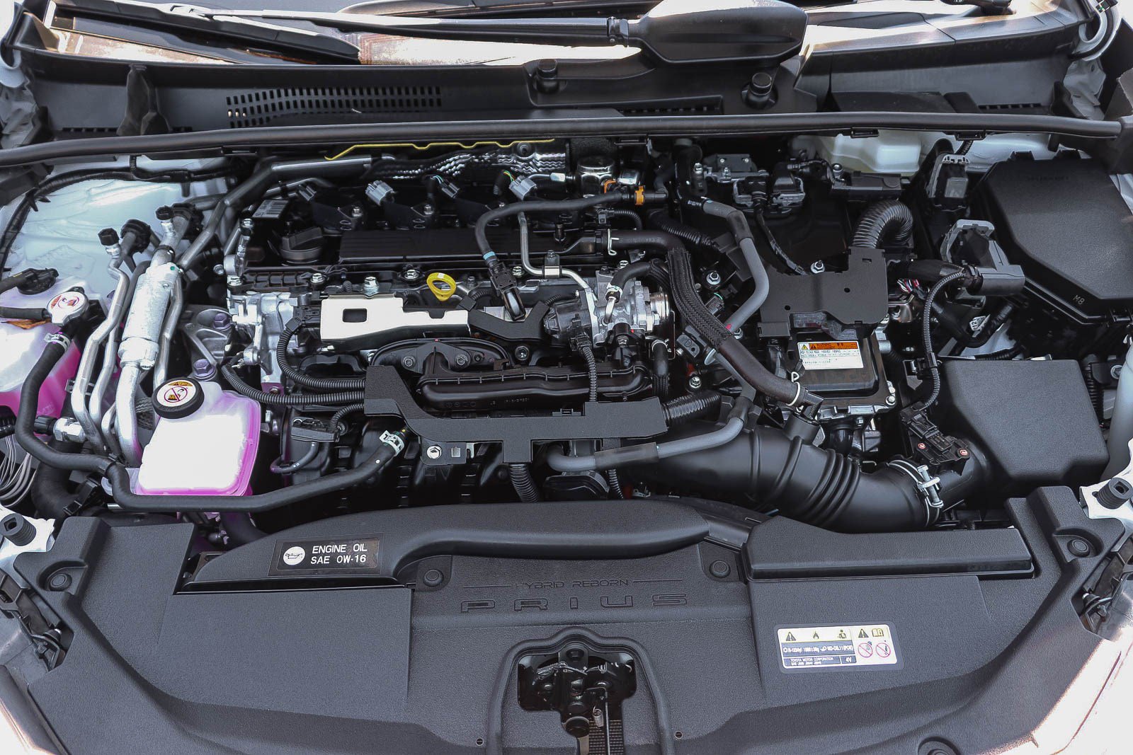 Certified 2025 Toyota Prius Plug-In Hybrid FWD image 27