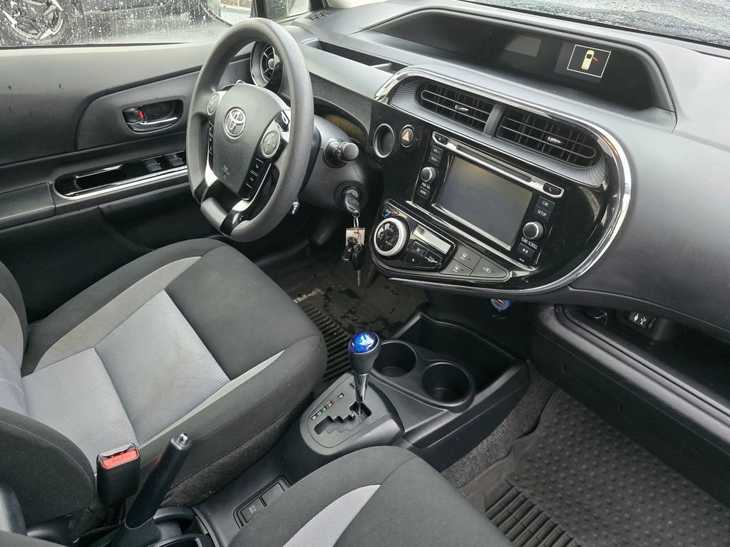 Used 2018 Toyota Prius C Two image 10