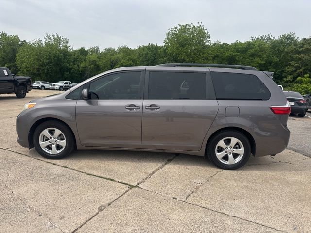 Used 2015 Toyota Sienna LE FWD image 8
