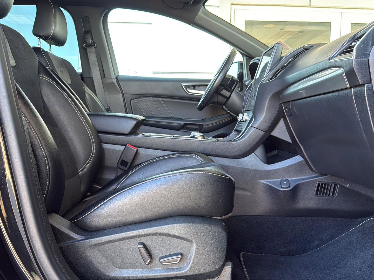 Used 2022 Ford Edge ST AWD/4WD image 39