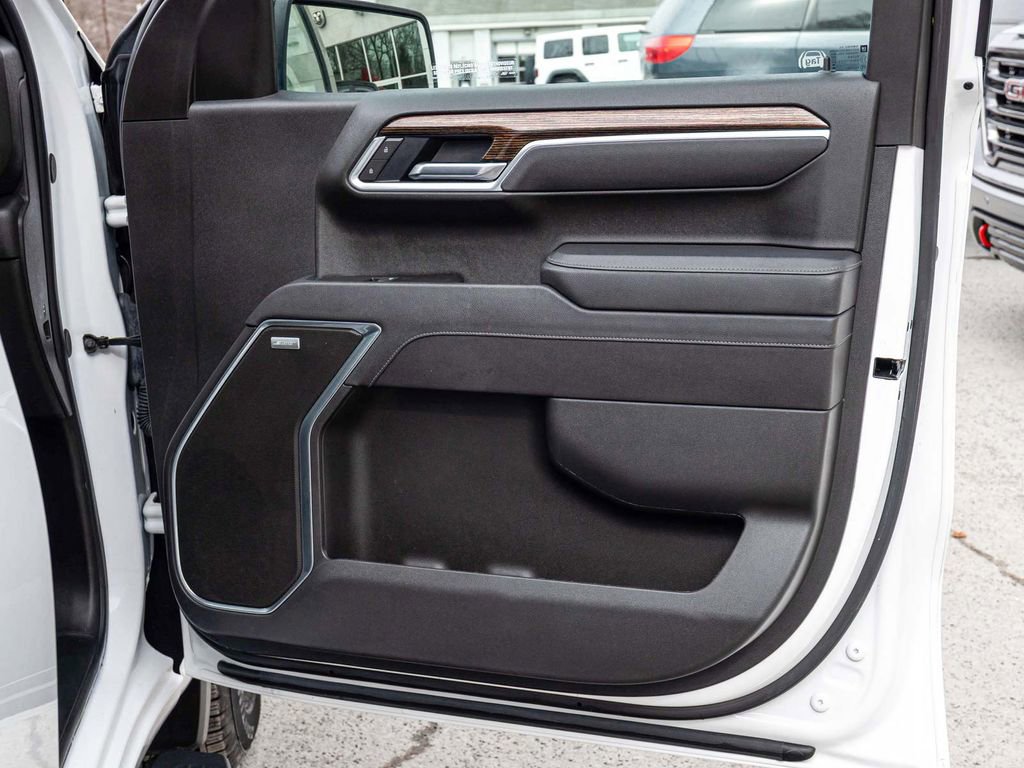 Used 2025 GMC Sierra 1500 Elevation w/ Elevation Premium Package image 13