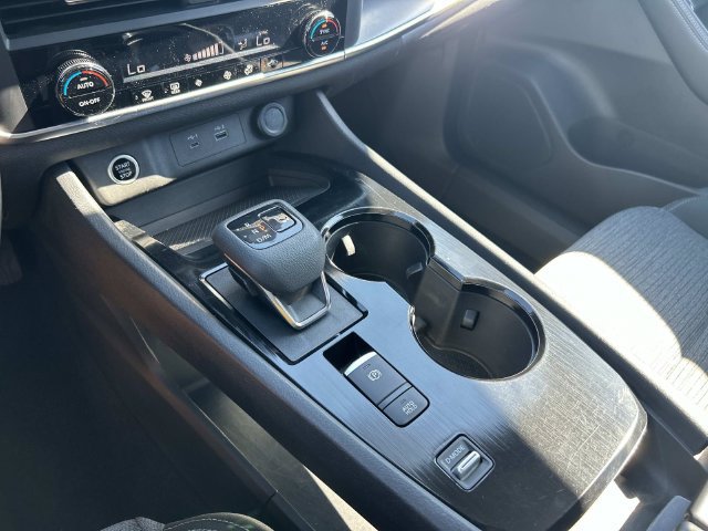 Used 2023 Nissan Rogue SV FWD image 26