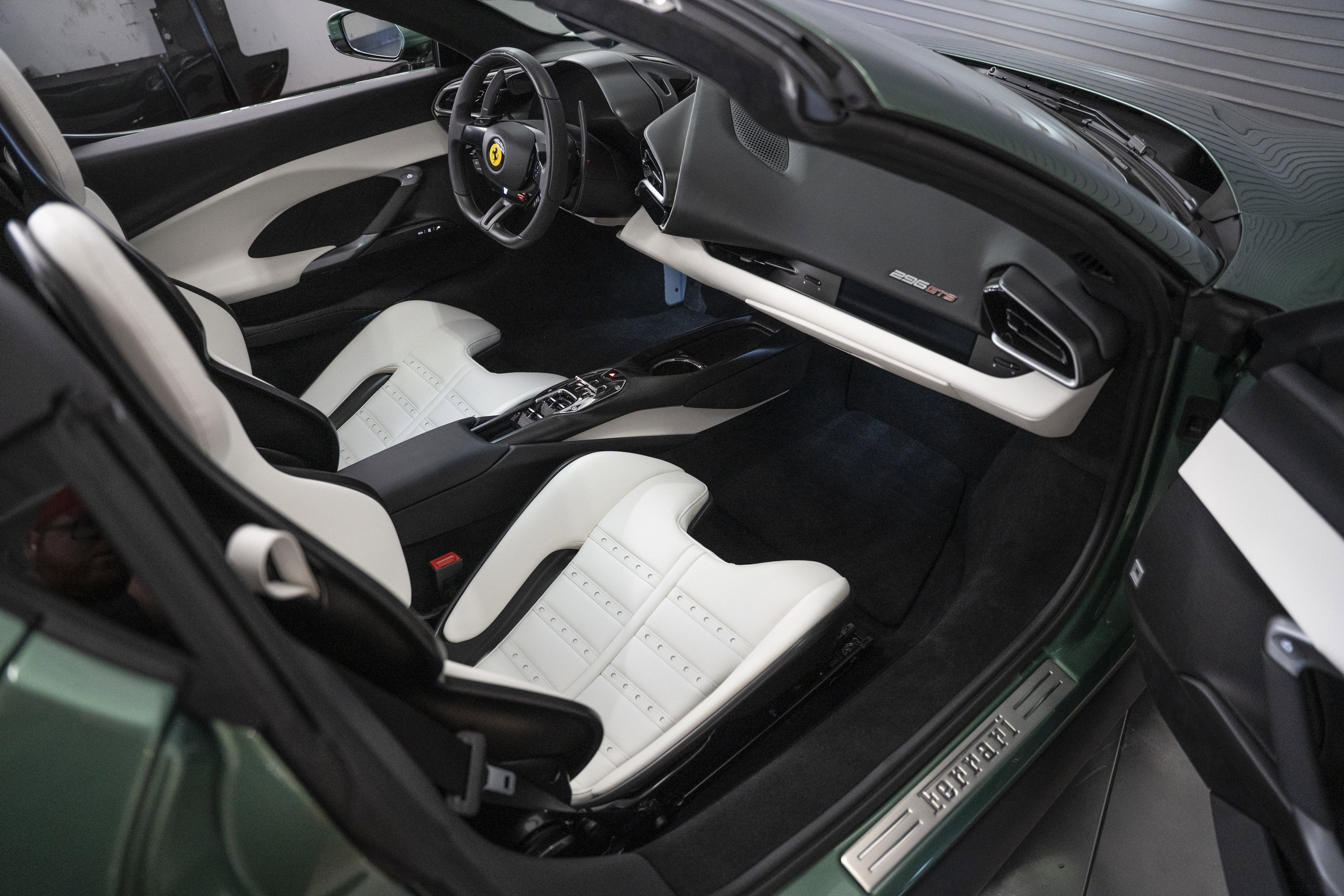 Used 2024 Ferrari 296 GTS image 33