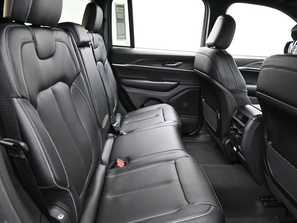 New 2025 Jeep Grand Cherokee Limited image 19